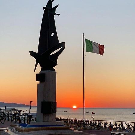 Appartamento Casa Mia Siderno Esterno foto